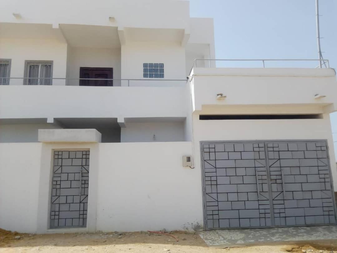 Villa Diambars Sali Tap Exterior photo